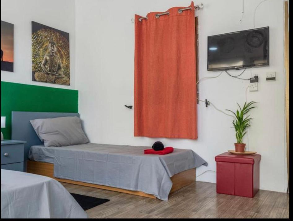 Room 6- Private Room With Private Terrace, Private Bathroom, Ac And Wifi سليمة المظهر الخارجي الصورة